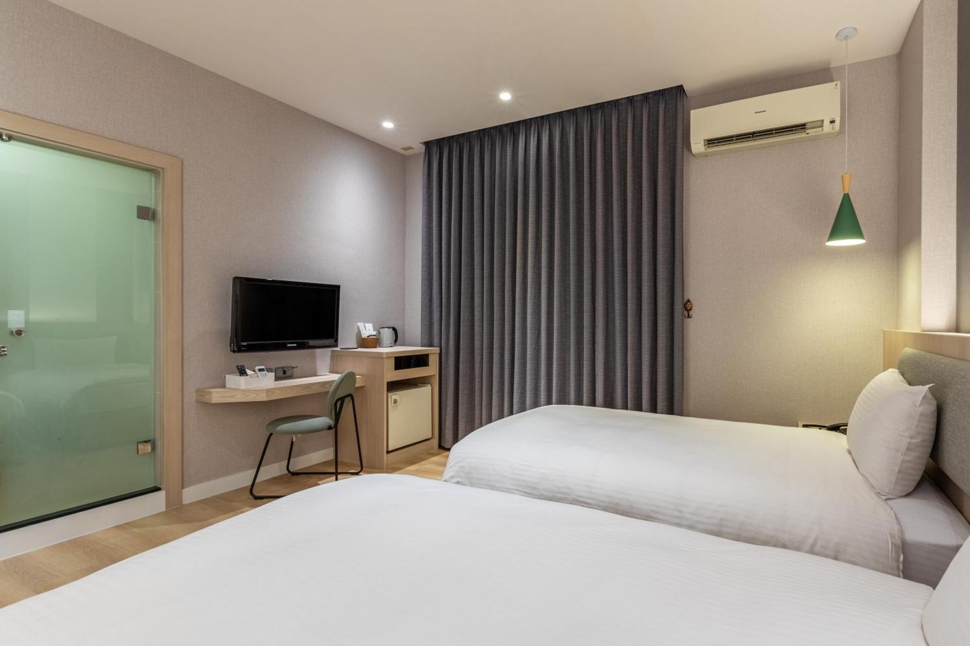 Fu Hsiang Hotel Yilan Номер фото